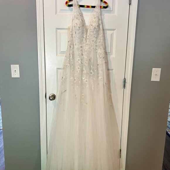 Baltic Born "Forever Tulle" Bridal Gown in Off White, Size Large - Picture 8 of 12